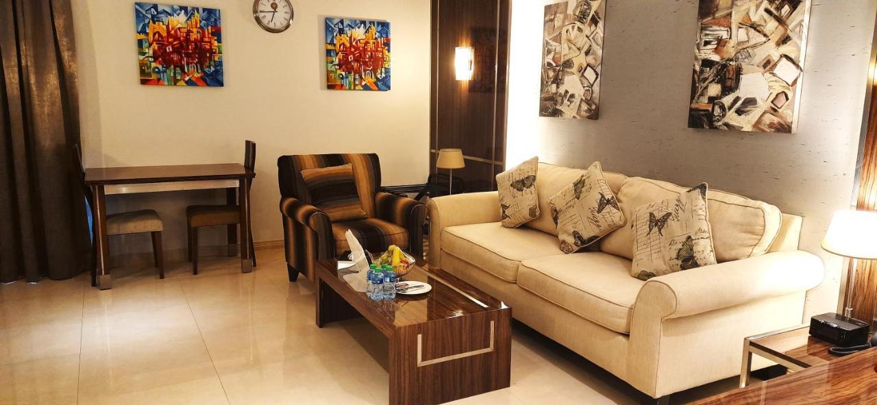 Tio Sea Resort Al Khor Kültér fotó A living room