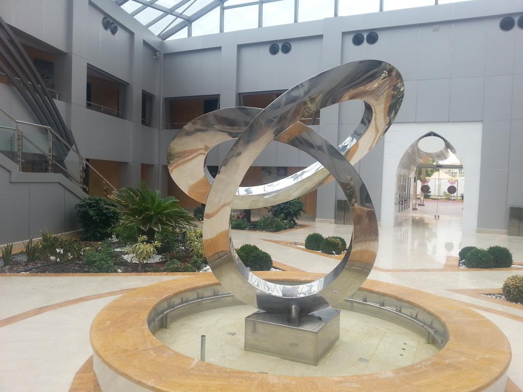 Tio Sea Resort Al Khor Kültér fotó Fountain at the entrance of the hospital