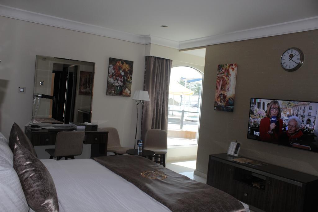 Tio Sea Resort Al Khor Kültér fotó A room at the hotel