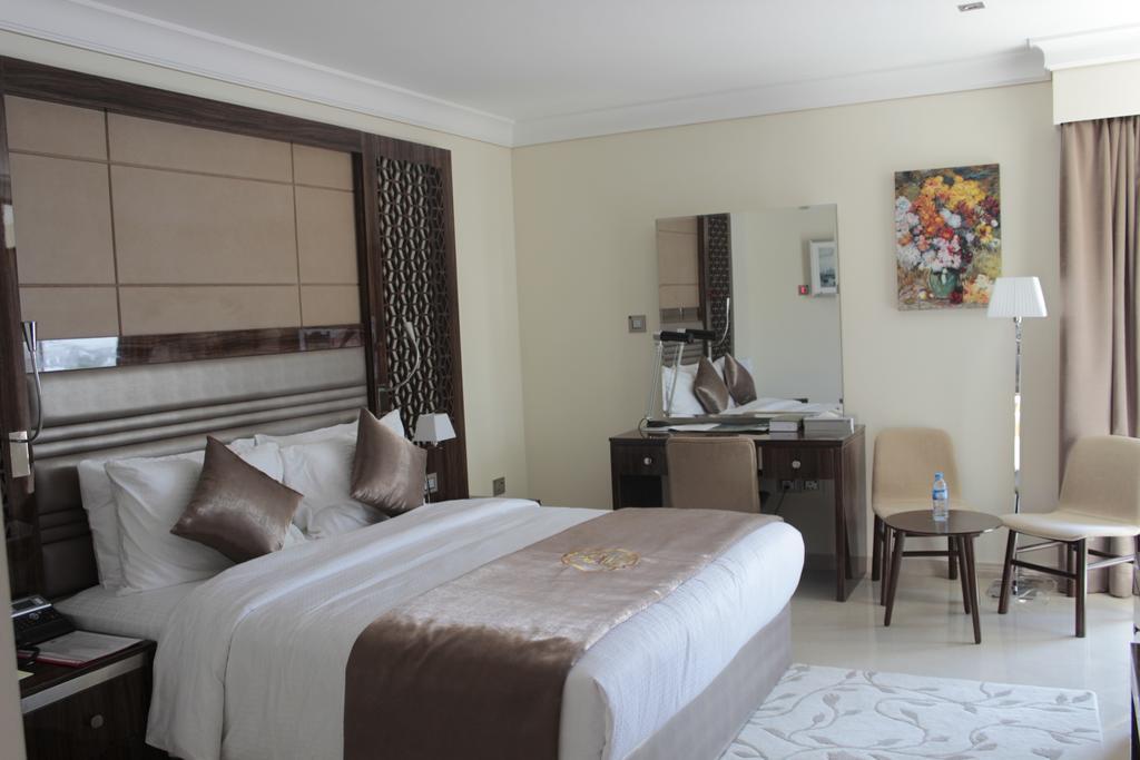 Tio Sea Resort Al Khor Kültér fotó A bedroom at the hotel