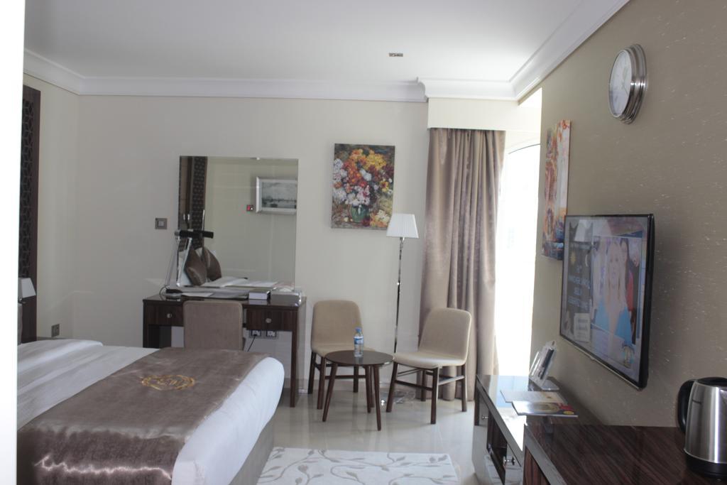 Tio Sea Resort Al Khor Kültér fotó A room at the hotel