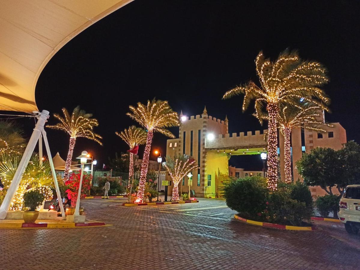 Tio Sea Resort Al Khor Kültér fotó The Village at North Scottsdale