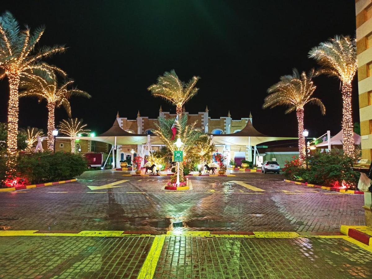 Tio Sea Resort Al Khor Kültér fotó The Village at North River